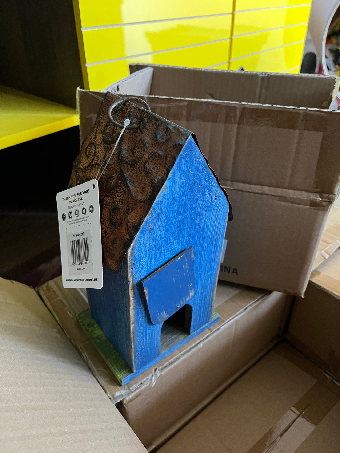 Birdhouse with Leaves
