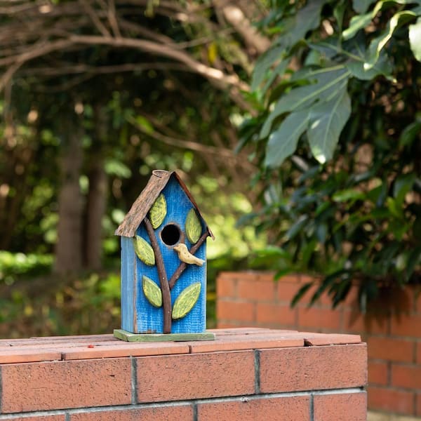Birdhouse with Leaves