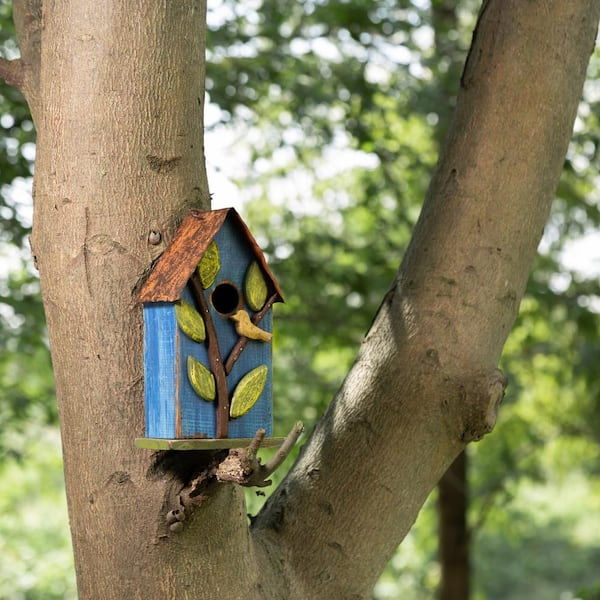 Birdhouse with Leaves