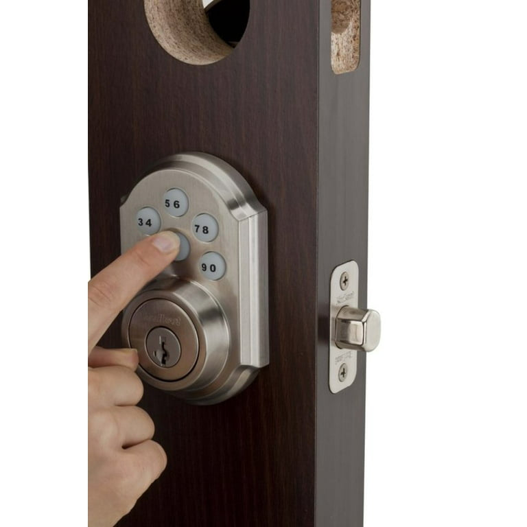 Kwikset Traditional Lockset in Satin Nickel