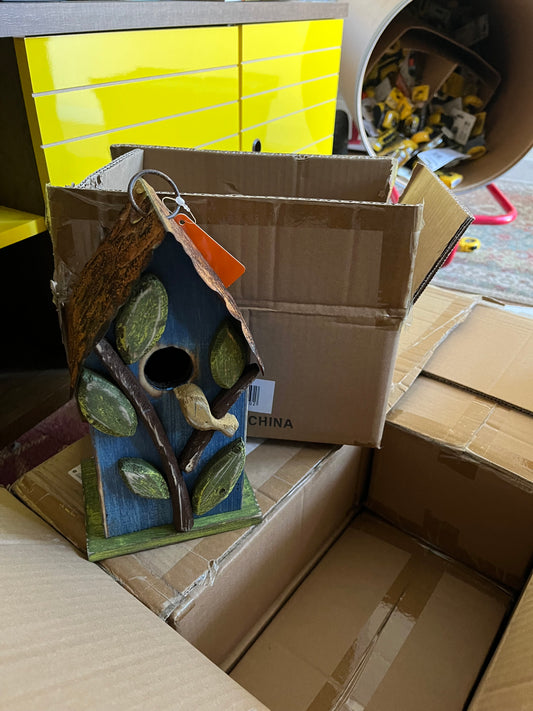 Birdhouse with Leaves