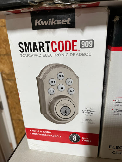 Kwikset Traditional Lockset in Satin Nickel